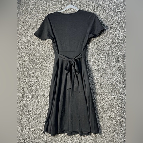 Pinup Fashion V Neck Midi Short Flutter Sleeve Dress SZ Medium NWT - Picture 5 of 9